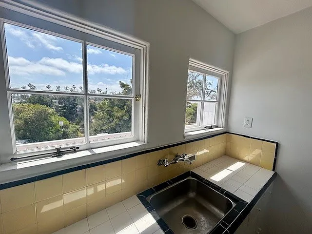 2448 Adams Ave #2 — Photo 13