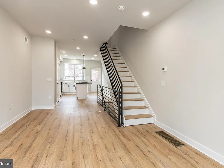 2121 Bellmore St — Photo 4