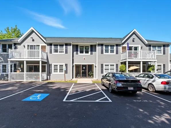 450 Somerset Ave #6, Taunton, MA 02780