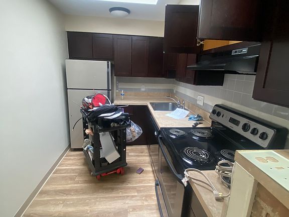 2nd image of 5 University Rd #2
