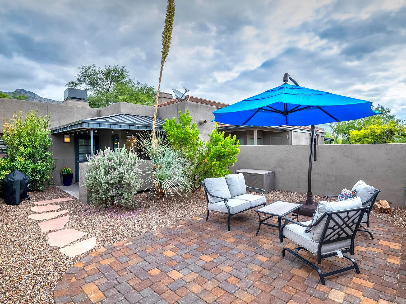 2 bed, 2.0 bath, 947 sqft, $1,800 — Photo 1