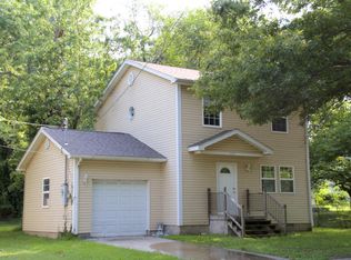 515 W Rigdon St, Carbondale, IL 62901