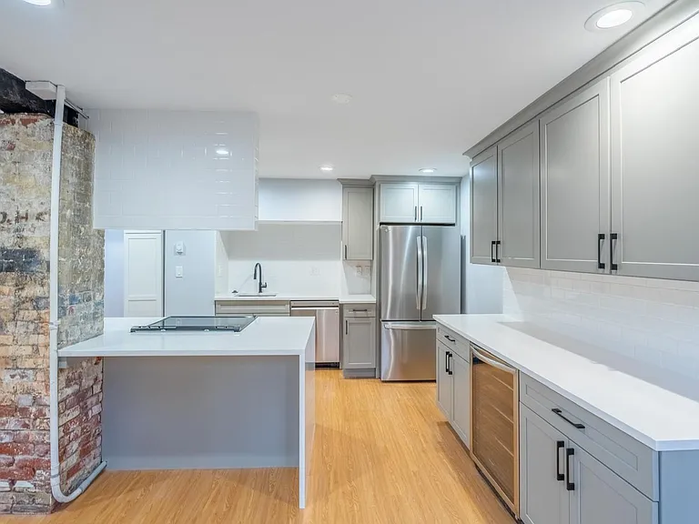 614 Columbus Ave — Photo 15