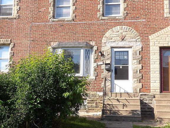 4th image of 439 E Howell St