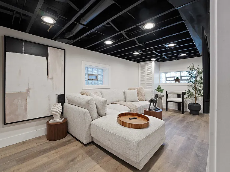 3307 Clinton Ave — Photo 6