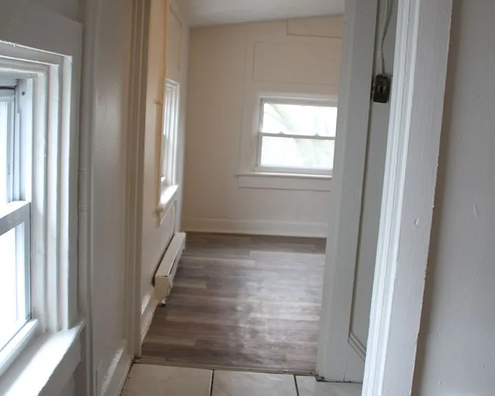 212 E Lemon St — Photo 9