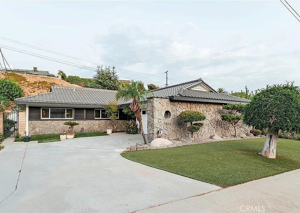 1st image of 1260 Crest Vista Dr