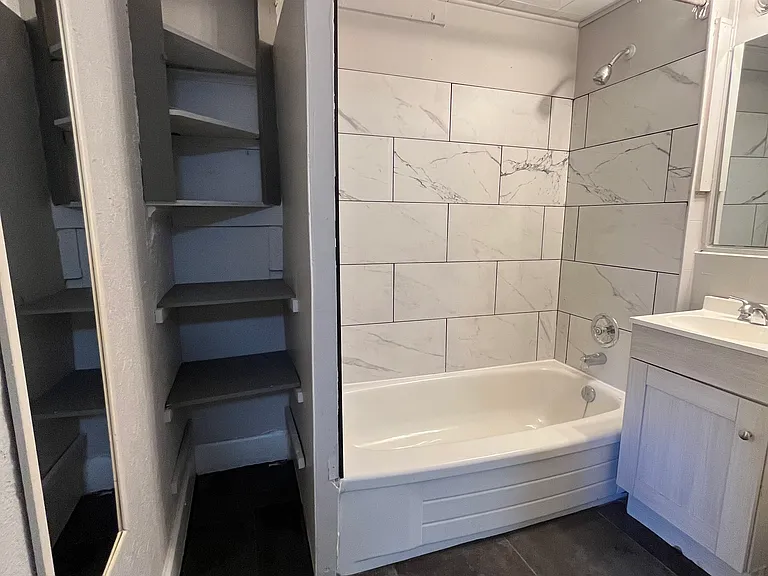807 Wellington Ave #5 — Photo 6