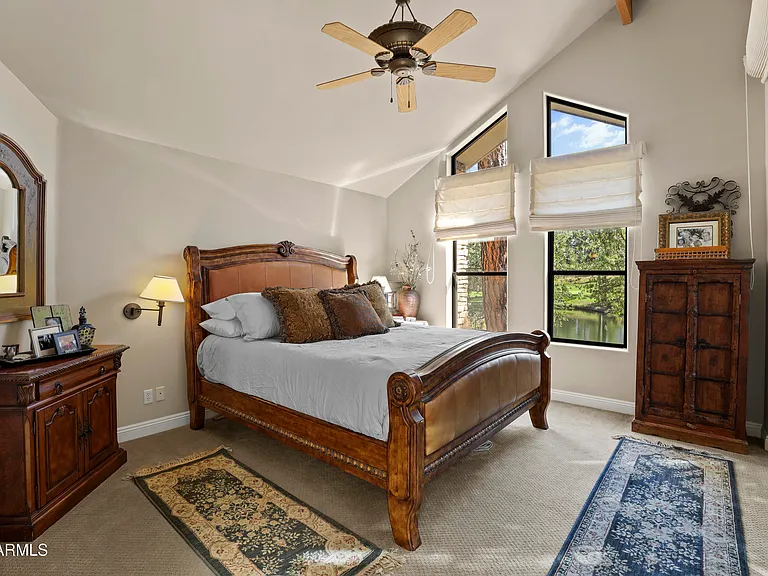 2609 E Pine Island Ln — Photo 16