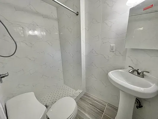 Rented by New Amsterdam Realty Group | media 4