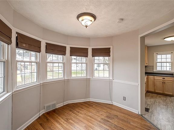 3rd image of 427 N 3rd St