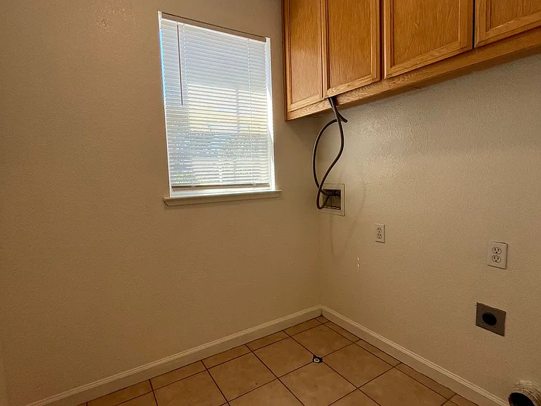 4550 Parkvale Ct — Photo 24