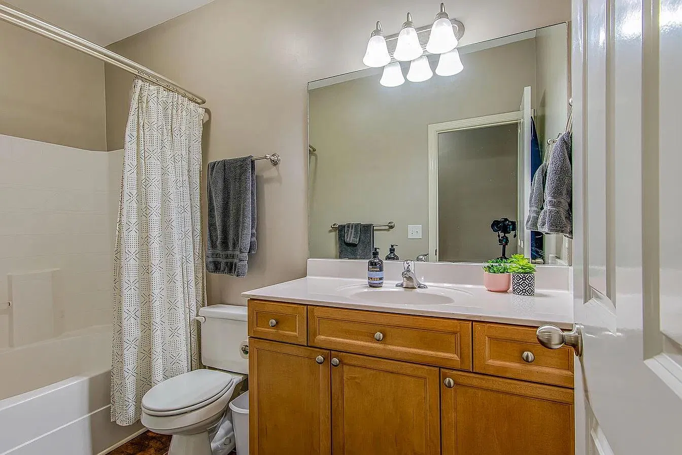 8211 Lenox Creekside Dr — Photo 3