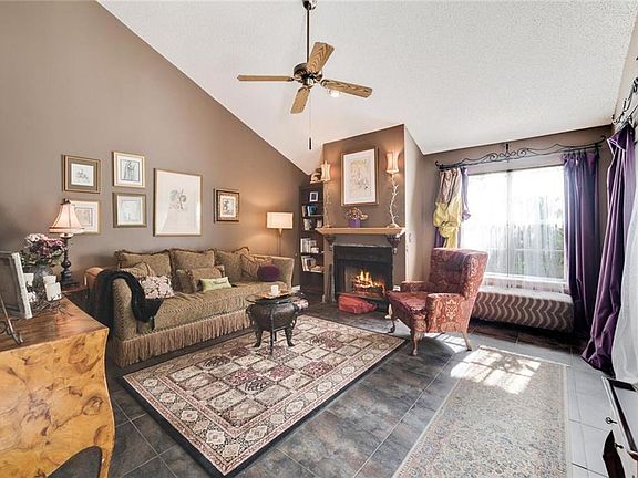 2nd image of 137 Northshore Cir