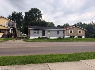 1112 N Water St, Uhrichsville, OH 44683