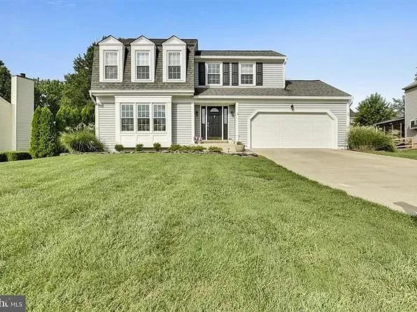 3438 Hidden Meadow Dr, Fairfax, VA 22033