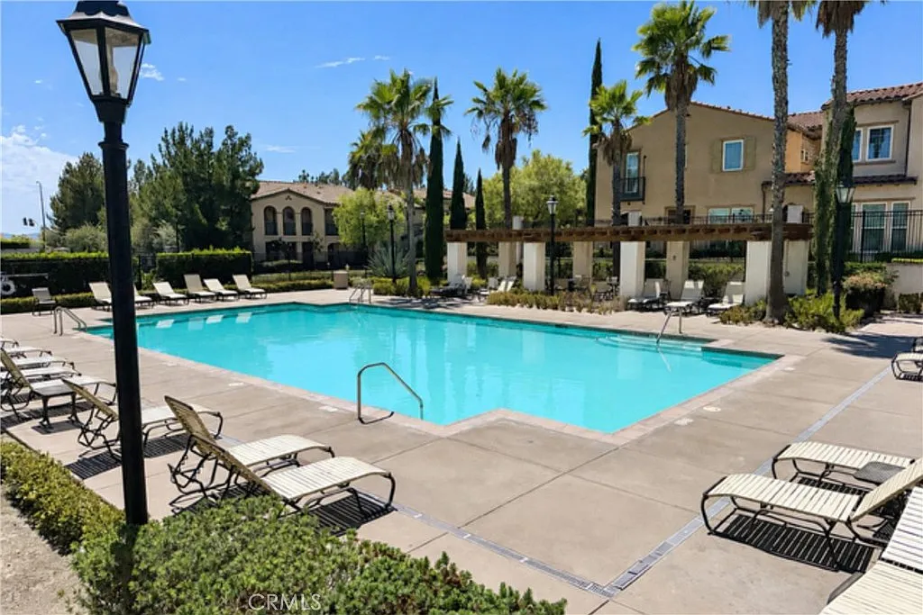 4 bed, 1780 sqft, $6,300 — Photo 3