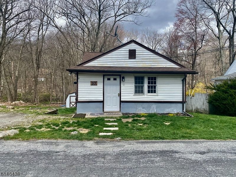 1st image of 10 Mountain Ave