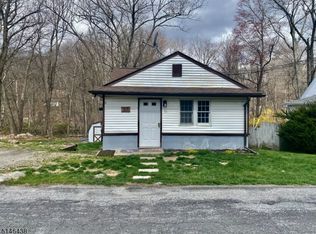 10 Mountain Ave, Highland Lakes, NJ 07422