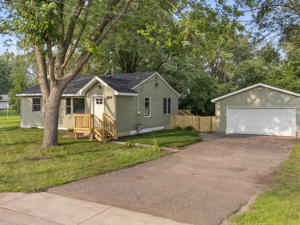 8433 E River Rd NW, Coon Rapids, MN 55433