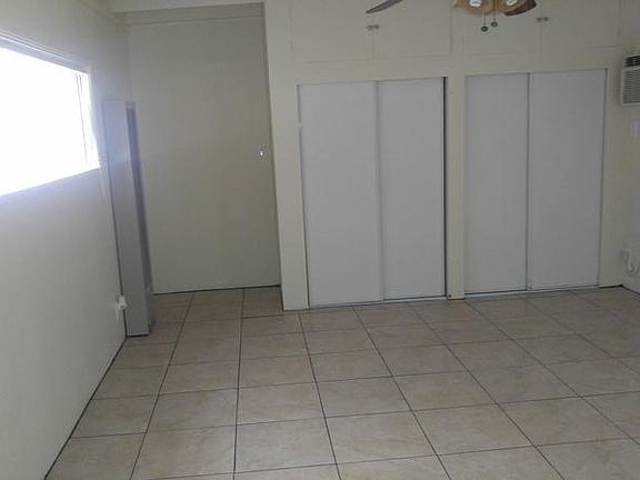 2nd image of 415 Wilshire Pl Unit B