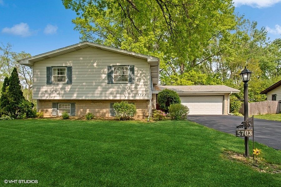 1st image of 5703 E Clover Dr