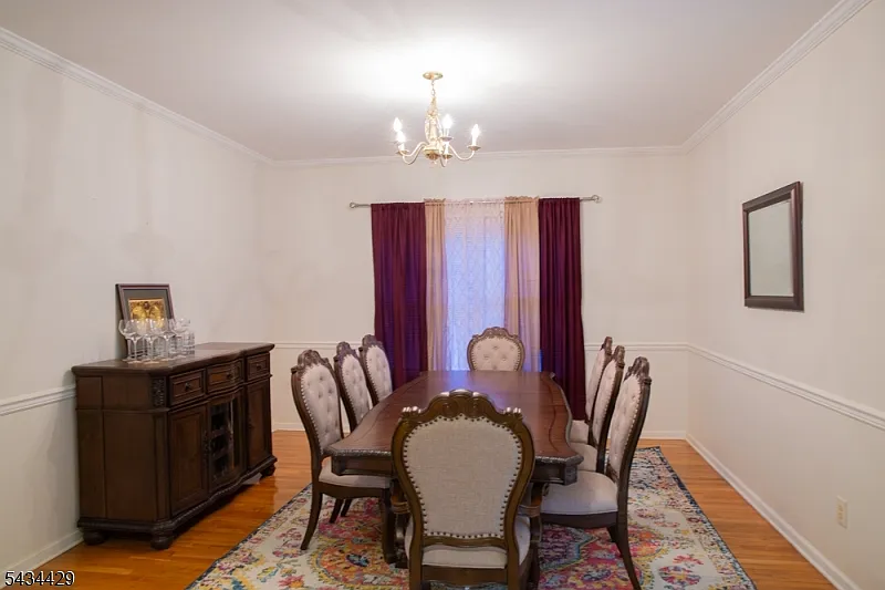 4 bed, 2.5 bath, 3266 sqft, $6,800 — Photo 3