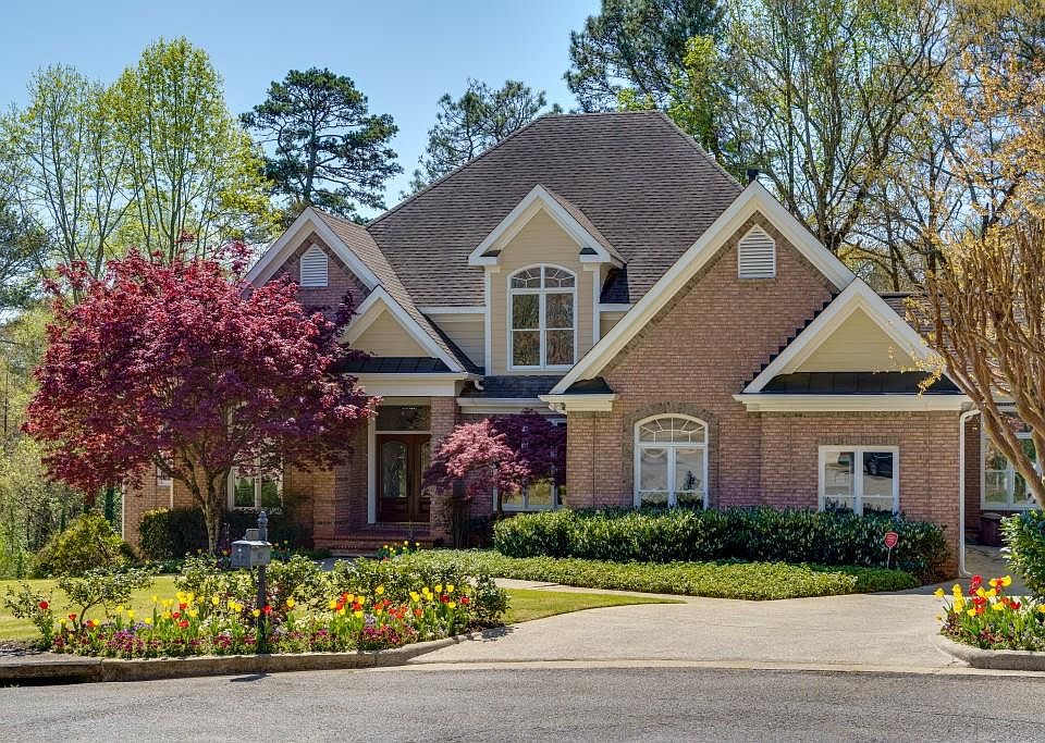 1st image of 141 Hillingdon Ct SE