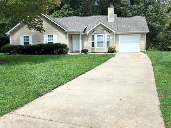 14 Spring Chapel Ct, Greensboro, NC 27455