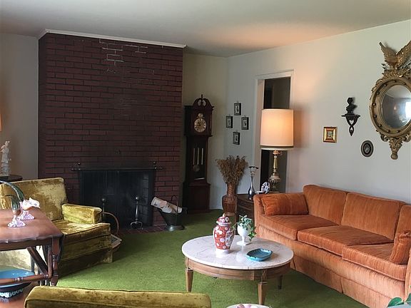 5th image of 16 Marville Dr