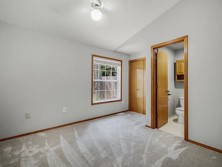 4256 Country Woods Ct — Photo 25