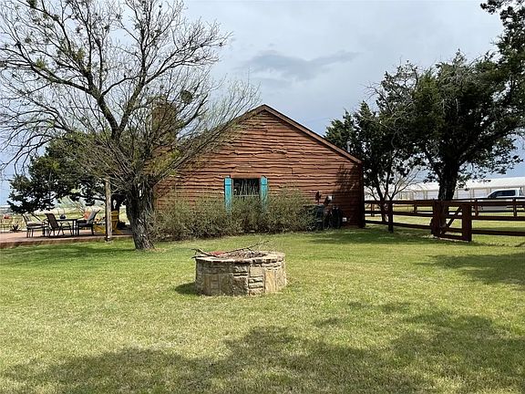 2nd image of 101 Hideaway Dr
