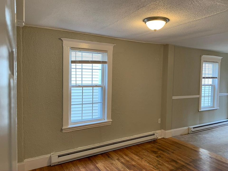 26 Railroad Ave Beverly MA Zillow