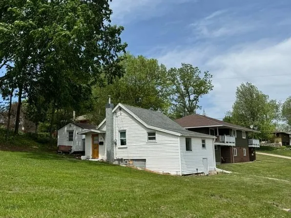 508 Plum St, Decorah, IA 52101