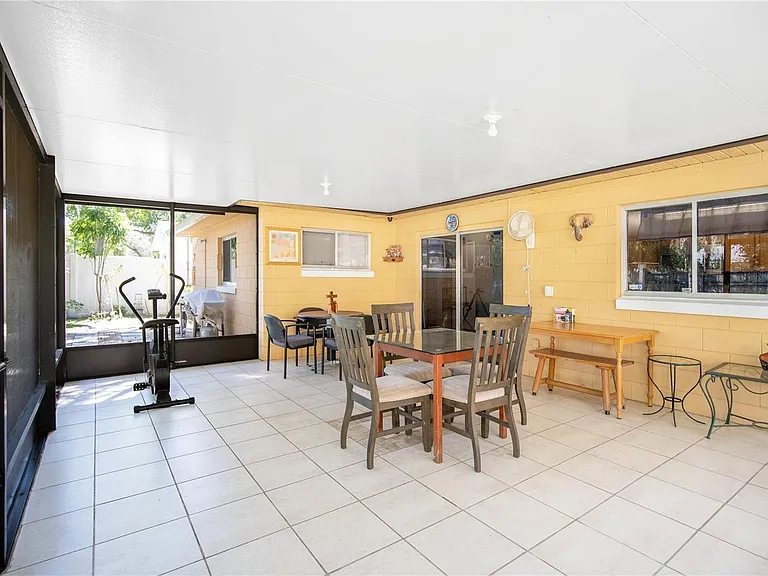 10119 Arbor Ridge Trl — Photo 16