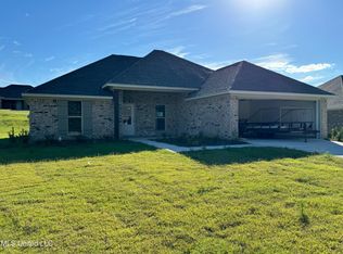 255 Chartleigh Cir, Canton, MS 39046