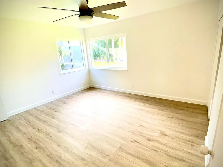 18591 Oriente Dr — Photo 23