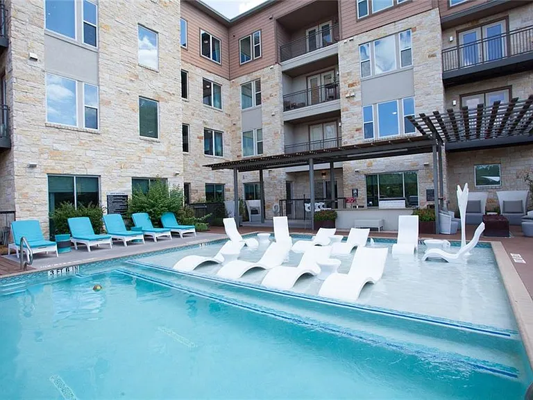 1900 Barton Springs Rd #4043 — Photo 11