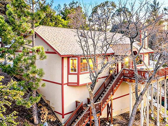 2nd image of 479 Villa Grove Ave