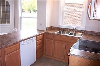 3rd image of 2534 Catalpa Dr