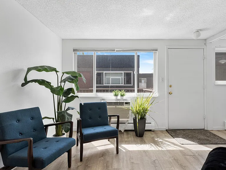 Mohawk Green Apartments — Photo 10