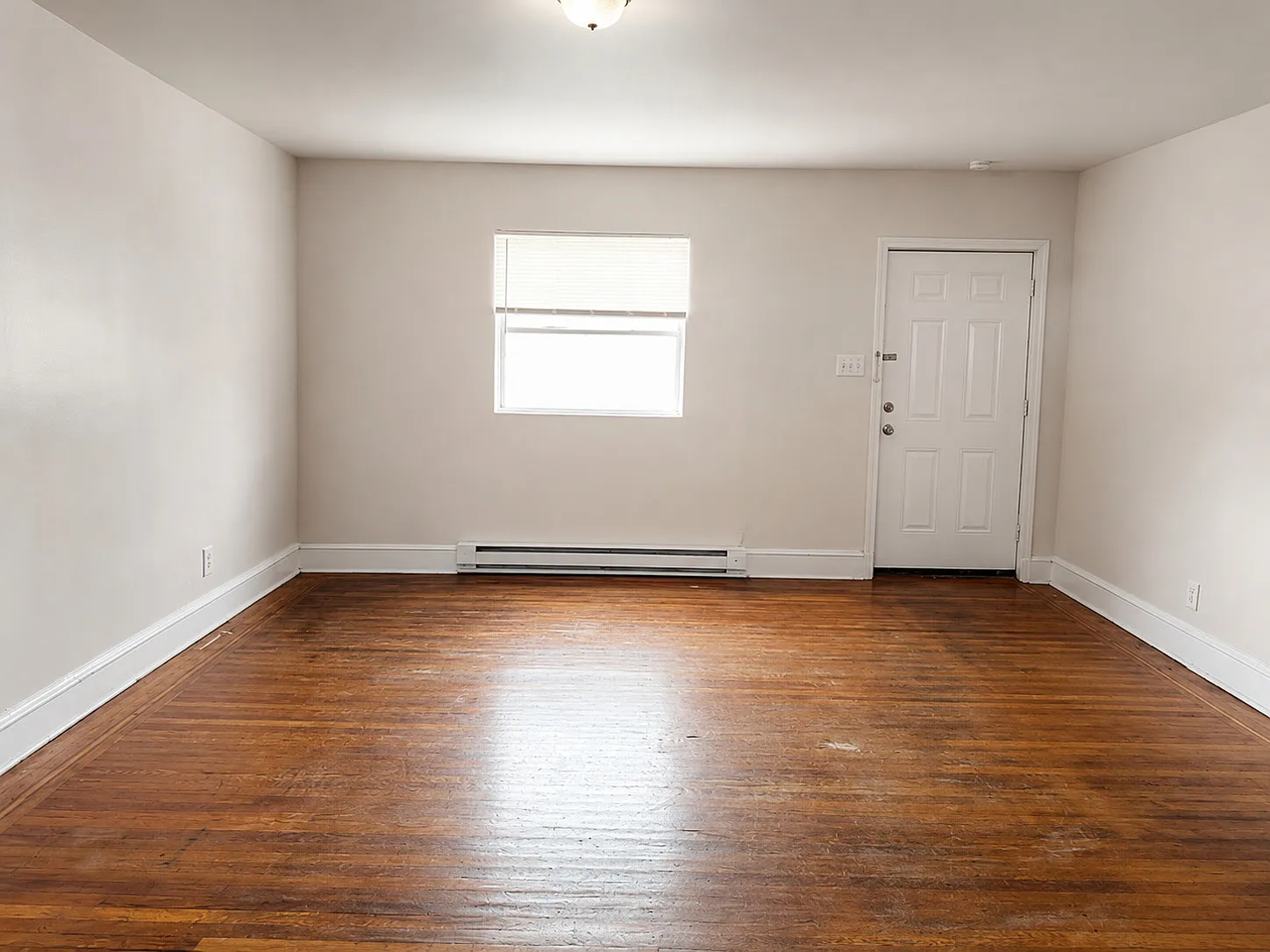Newly Renovated 3-Bedroom Home in Wissinoming — Photo 2