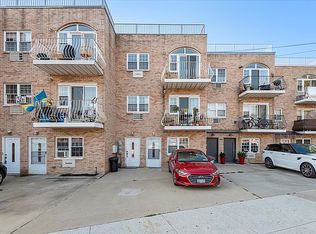 7105 Cooper Ave APT 3, Glendale, NY 11385