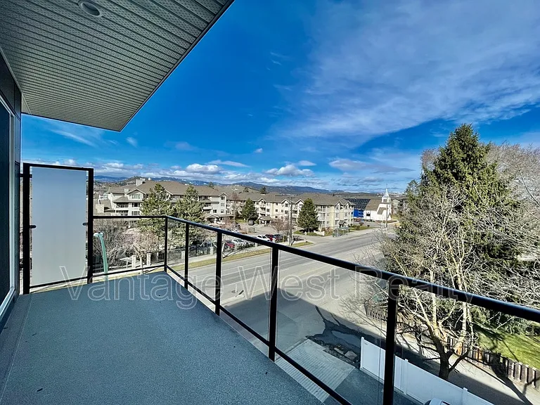 615 Rutland Rd N #401 — Photo 23