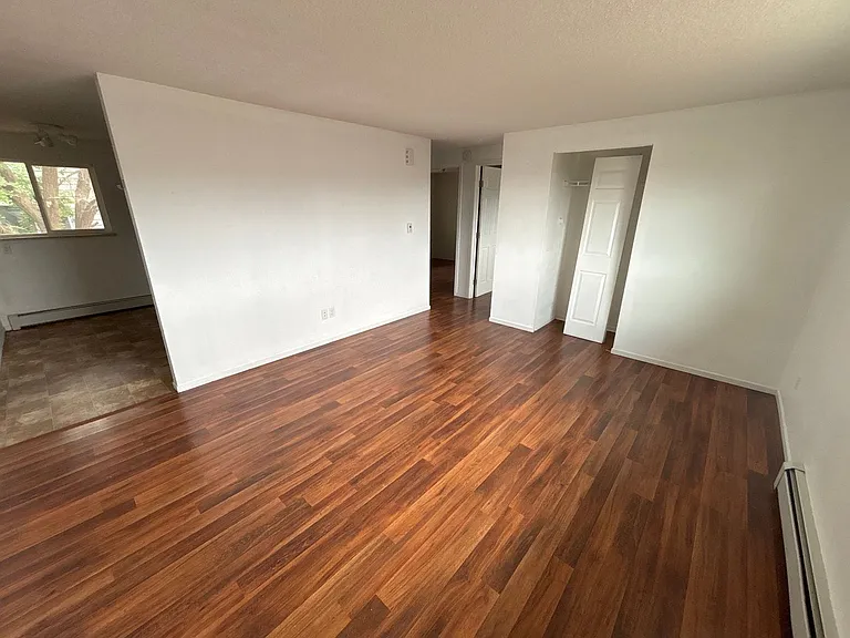 4319 Lashelle Ave — Photo 6