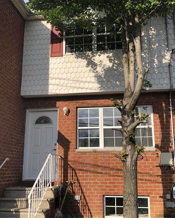 1st image of 17 Rayfield Ct