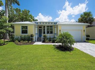 782 12th St N, Naples, FL 34102