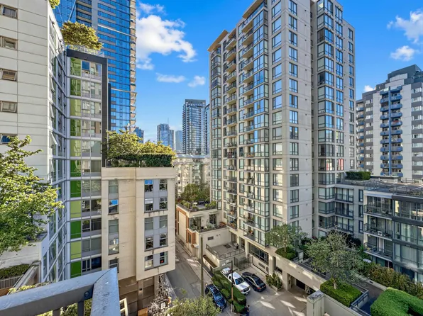 1055 Richards St #901, Vancouver, BC V6B 0C2