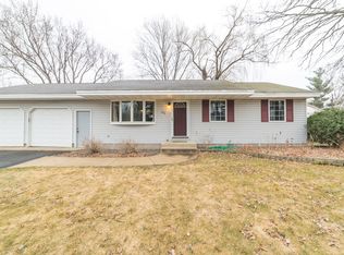 232 Galaxy Dr, Circle Pines, MN 55014