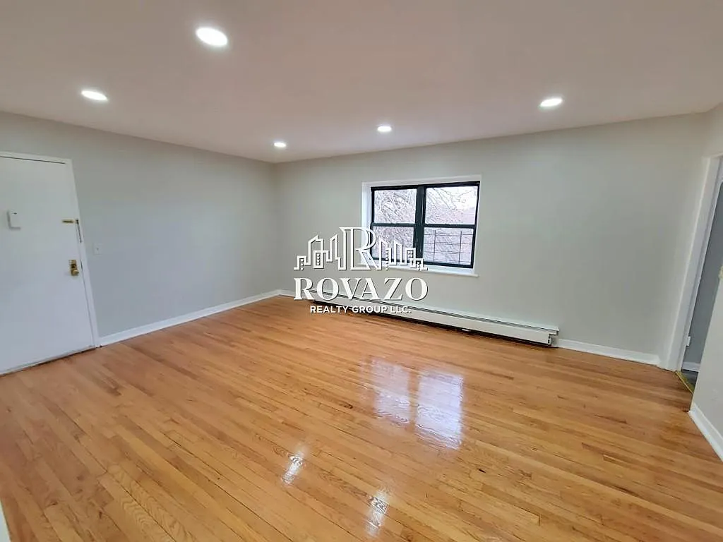 Building Photo - 361 Schley St #2B